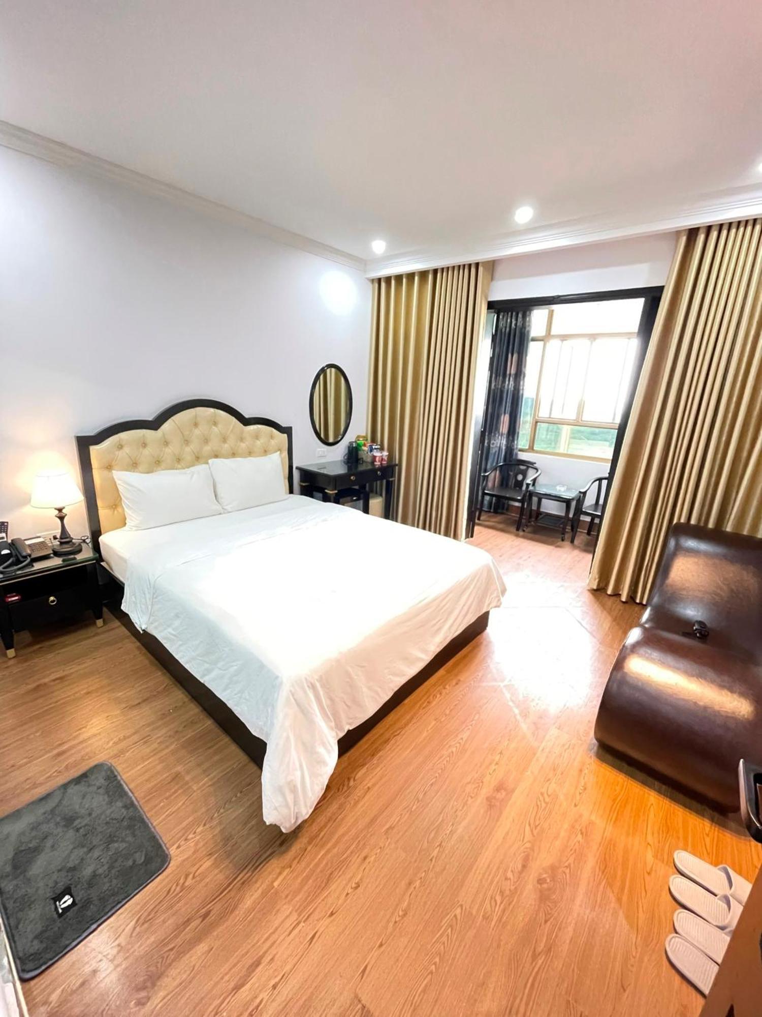 Nhat Tan Hotel Ханой Екстериор снимка