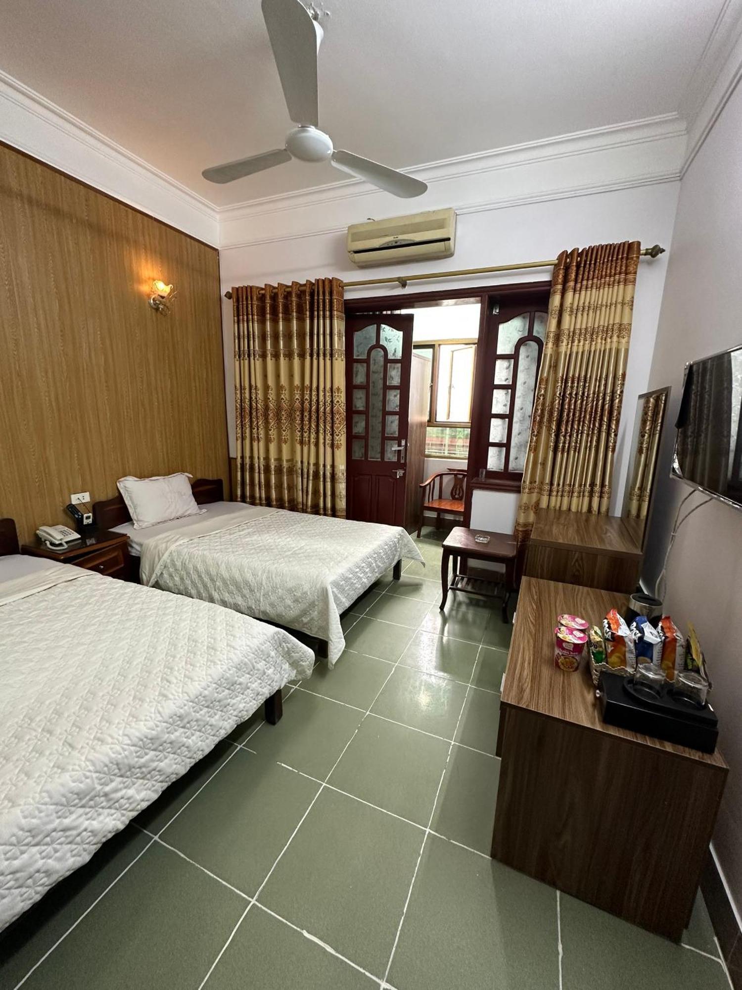 Nhat Tan Hotel Ханой Екстериор снимка